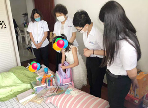 Evergreen Women’s Federation condolences to children in difficulties in Xuejiazhen on the eve of June 1st